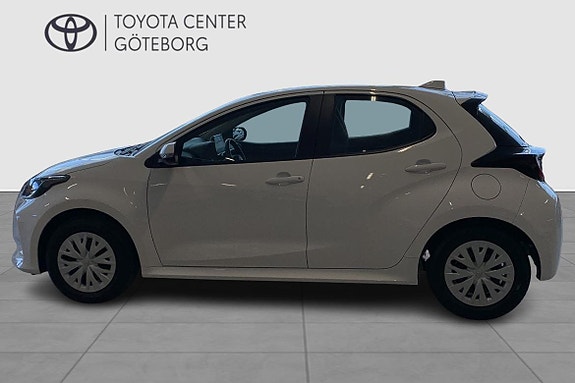 Toyota Yaris 4 of 12