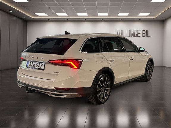 Skoda Octavia Scout 5 of 30