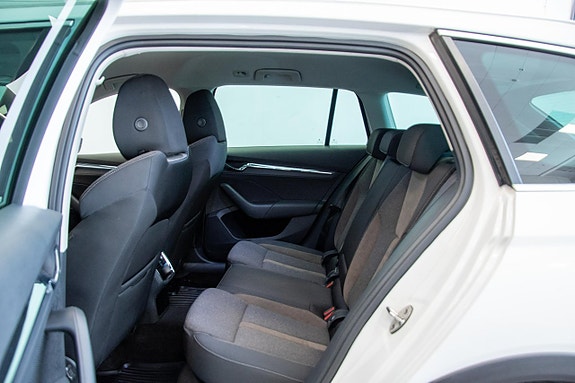 Skoda Octavia Scout 12 of 30