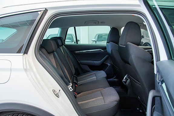 Skoda Octavia Scout 13 of 30
