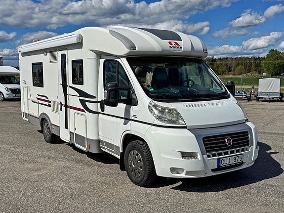 Adria Coral S 670 SLT Långbäddar + toa bak, Ugn, 3500 kg