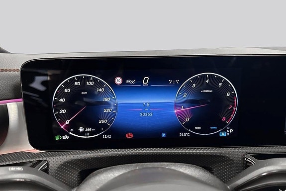 Mercedes-Benz CLA200 11 of 20
