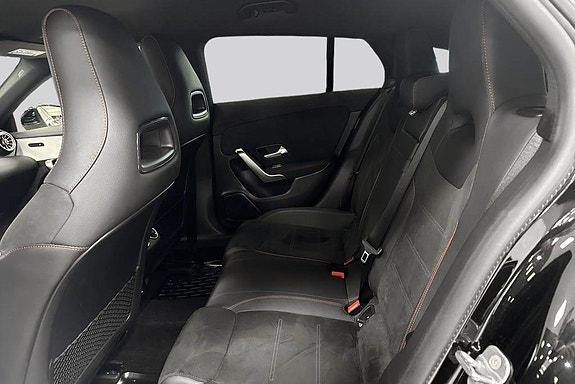 Mercedes-Benz CLA200 10 of 20