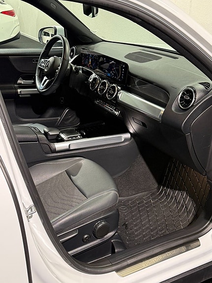 Mercedes-Benz GLB200 d 19 of 19