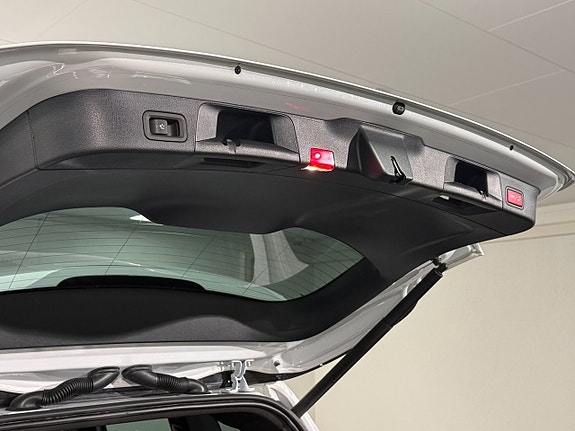 Mercedes-Benz GLB200 d 9 of 19