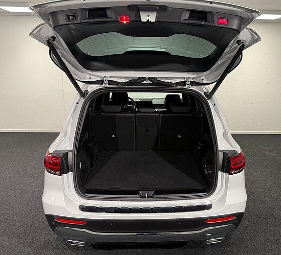 Mercedes-Benz GLB200 d 10 of 19