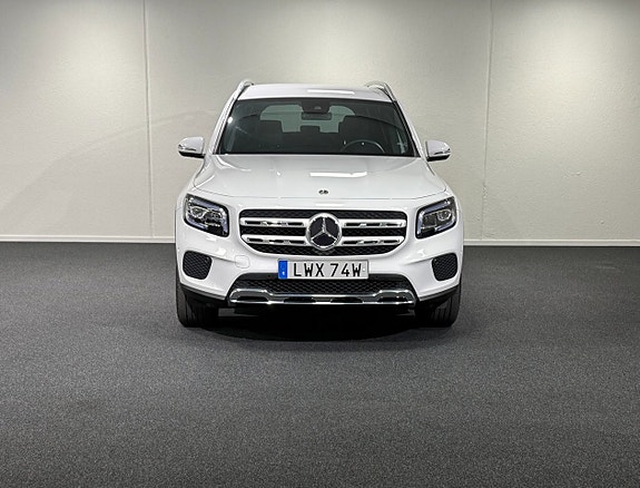 Mercedes-Benz GLB200 d 2 of 19