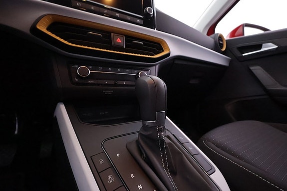 Seat Arona 13 of 16