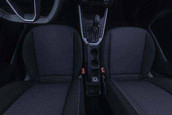 Seat Arona 10 of 16