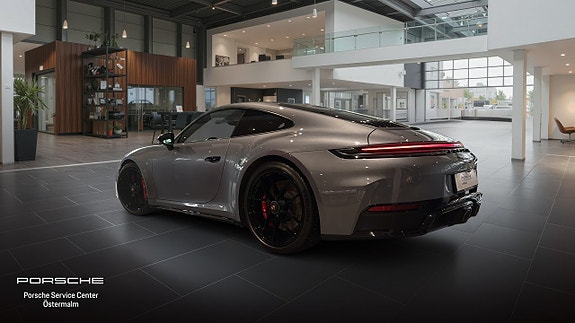 Porsche 911 Carrera 4 GTS 2 of 5