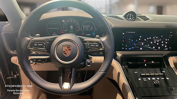 Porsche Panamera 4 14 of 18