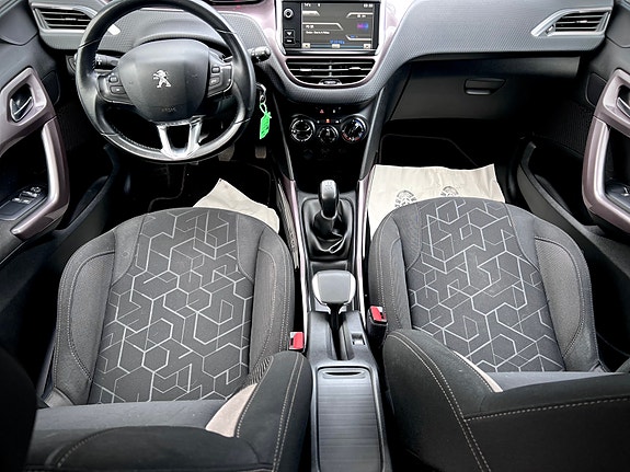 Peugeot 2008 10 of 12