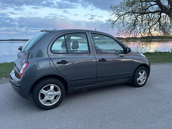 Nissan Micra 3 of 5