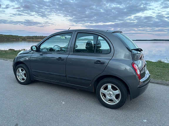 Nissan Micra 2 of 5