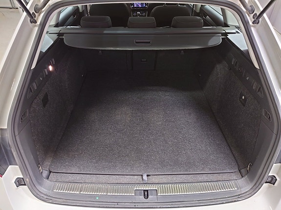 Skoda Superb 14 of 18