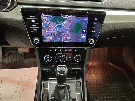 Skoda Superb 9 of 18