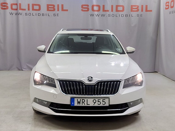 Skoda Superb 2 of 5