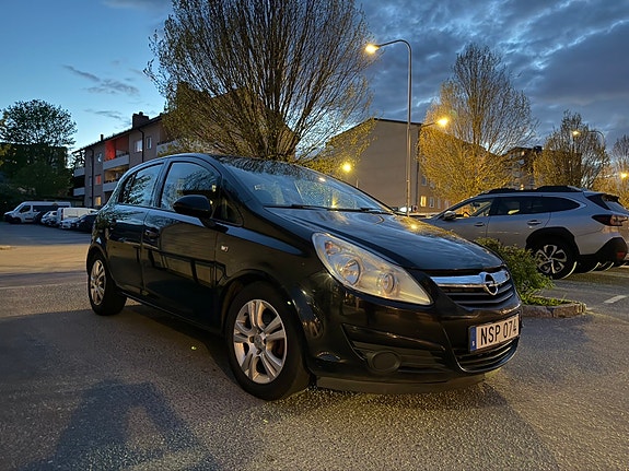 Opel Corsa 2 of 5