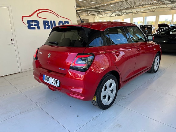 Suzuki Swift 3 of 5