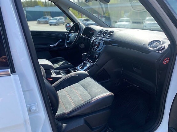 Ford S-MAX 5 of 5