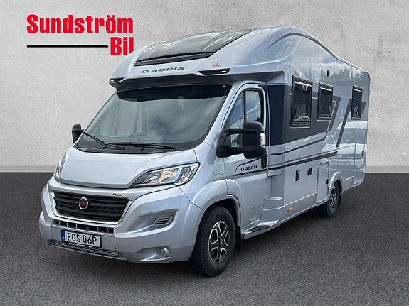 Adria Matrix Supreme 670 SC Queenbed + Taksäng