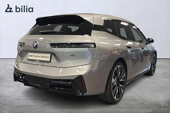 BMW iX 17 of 18