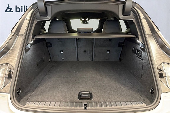 BMW iX 10 of 18