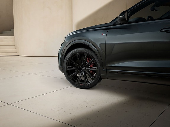 Audi Q8 6 of 9