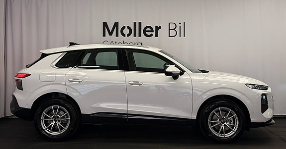 Audi Q3 3 of 5