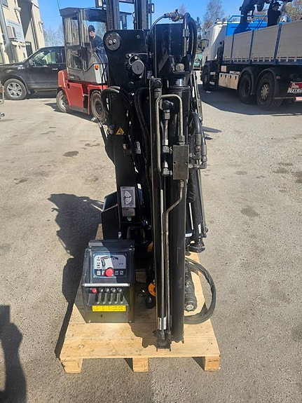 Hiab 017T-2 stationär kran  för kaj eller båt