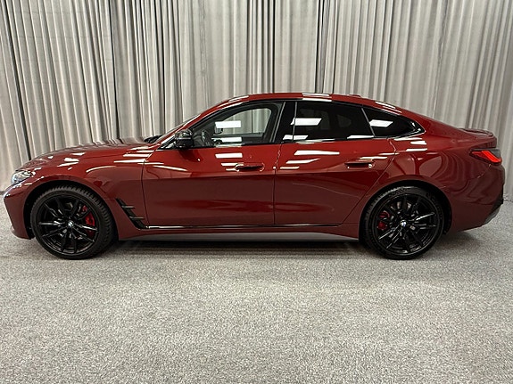 BMW M440i 2 of 5