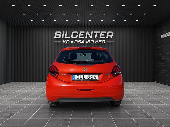 Peugeot 208 8 of 19