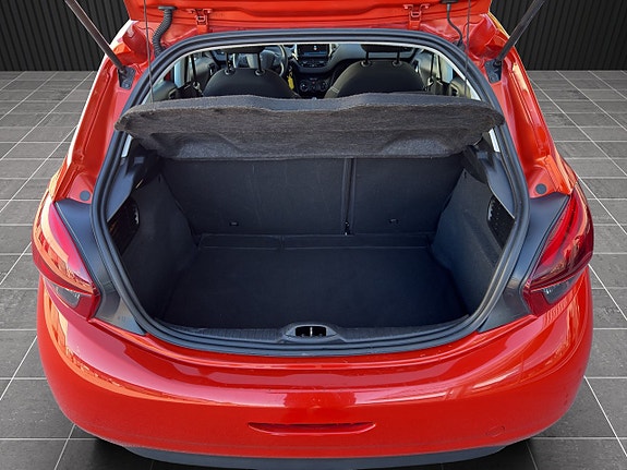 Peugeot 208 9 of 19