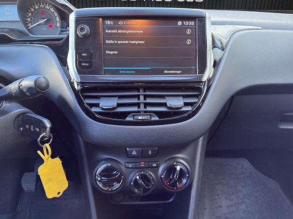 Peugeot 208 17 of 19