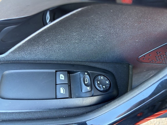 Peugeot 208 19 of 19