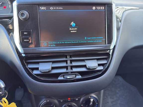 Peugeot 208 18 of 19