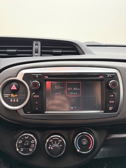 Toyota Yaris 10 of 11