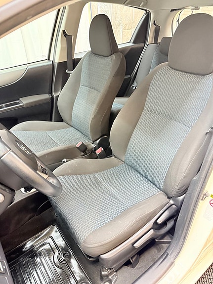 Toyota Yaris 5 of 11