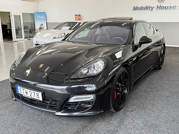 Porsche Panamera GTS 4 of 5