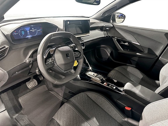 Peugeot 2008 10 of 13