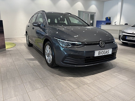 Volkswagen Golf VIII 2 of 11