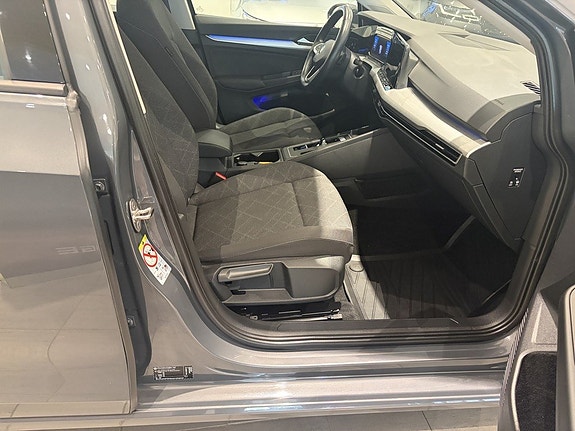 Volkswagen Golf VIII 7 of 11
