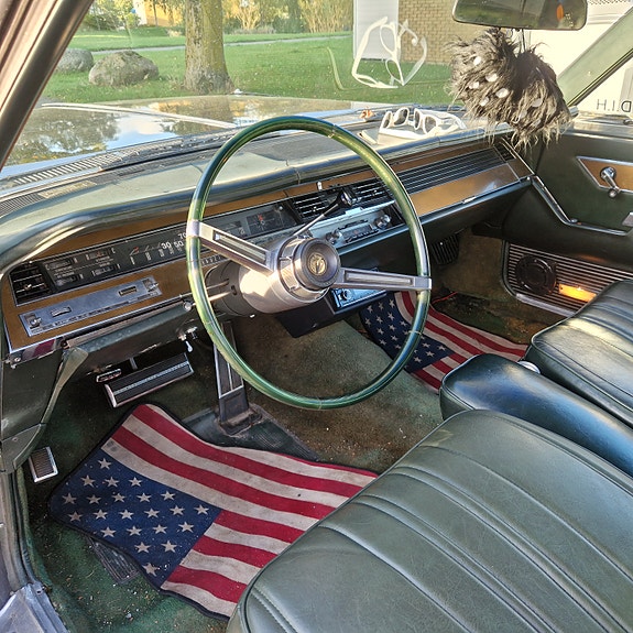 Chrysler Imperial 5 of 7