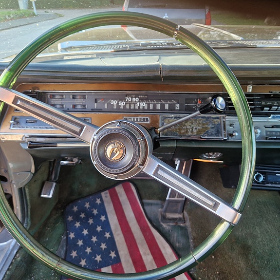 Chrysler Imperial 7 of 7