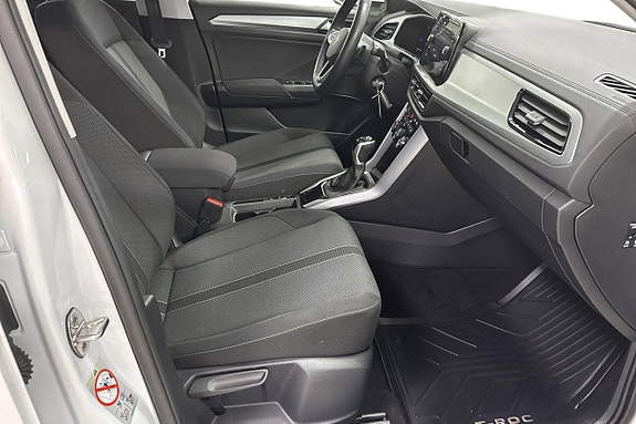 Volkswagen T-Roc 14 of 21