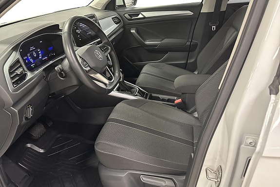 Volkswagen T-Roc 13 of 21