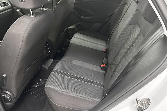 Volkswagen T-Roc 16 of 21