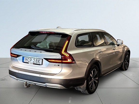 Volvo V90 Cross Country 6 of 18