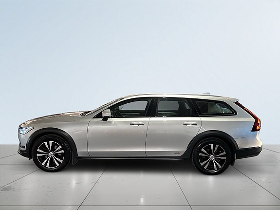 Volvo V90 Cross Country 4 of 5