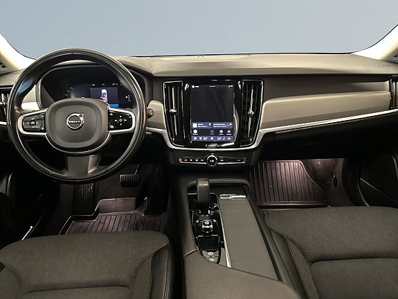 Volvo V90 Cross Country 8 of 18